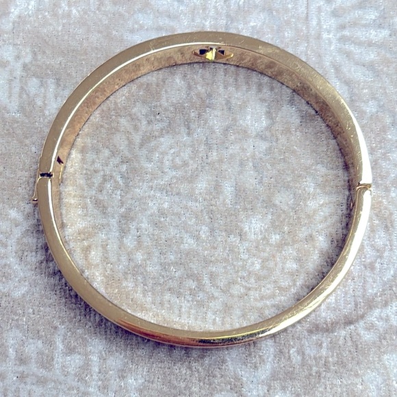 Kate Spade Gold Tone & Magenta Enamel Cuff Bangle Bracelet Cutout Preppy Classic - Picture 6 of 13